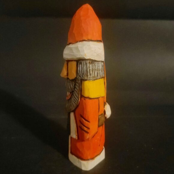 Hand carved Wooden Old Santa Clause Folk Art. Signed By Artist - Picture 2 of 7